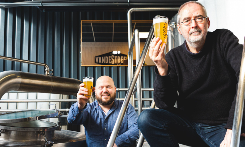 Ronald van de Streek en Ronald Giphart van de Fuck Wijn Podcast 